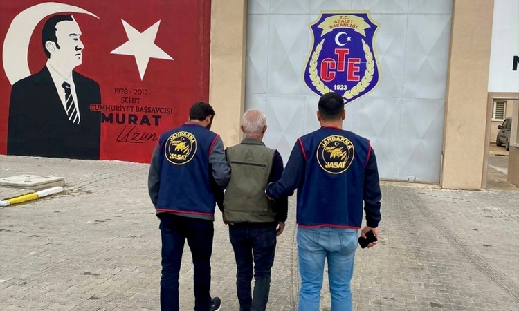 Gündemden Son Bilgiler: Kırşehir'de hapis cezası kesinleşen 2 firari hükümlü jandarma operasyonuyla yakalandı