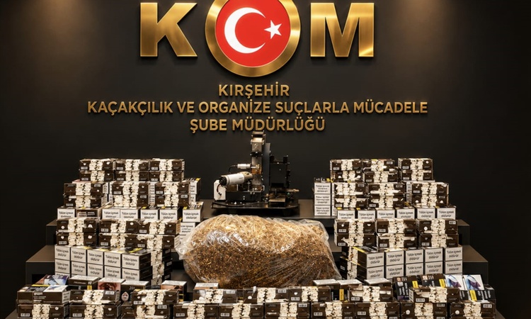 Gündemden Son Bilgiler: Kırşehir Kaman'da kaçak tütün operasyonunda 2 zanlı yakalanarak gözaltına sevk edildi