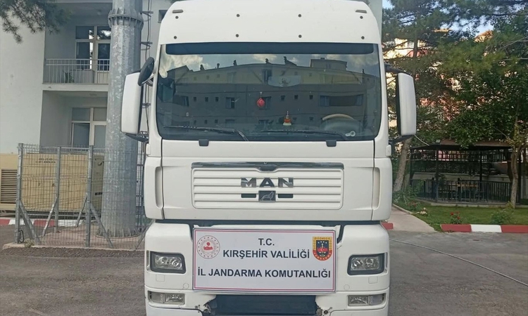 Gündemden Son Bilgiler: Kırşehir-Kayseri yolunda Jandarma, şasi numarası değiştirilmiş tırı ele geçirdi | İşte