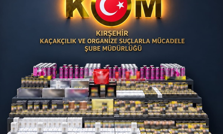 Gündemden Son Bilgiler: Kırşehir'de otomobilde 750 paket gümrük kaçağı sigara ve 120 ürün ele geçirildi - Son