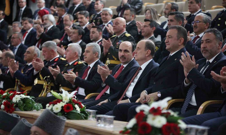 Gündemden Son Bilgiler: Konya’da Cumhuriyet Bayramı düzenlenen törenle kutlandı