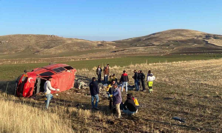 Gündemden Son Bilgiler: Konya Kulu'da kilitli taş işçilerini taşıyan minibüs devrilince 6 kişi yaralandı: Geli