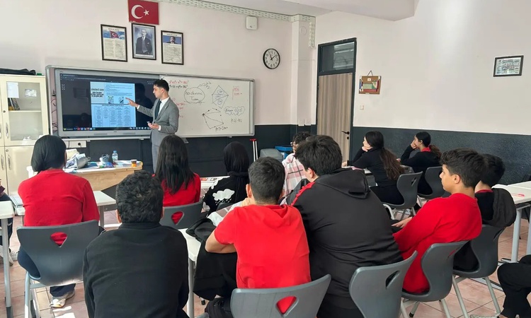 Gündemden Son Bilgiler: Konya Yalıhüyük'te psikolojik danışmanlar öğrencilere sınav kaygısı eğitimi verdi