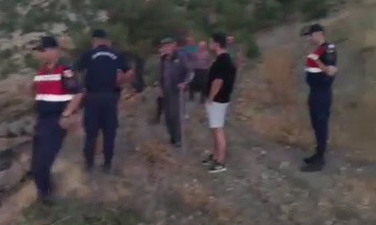 Gündemden Son Bilgiler: Kovalarla su taşıyan köylüler yangını söndürdü | İşte Tüm Ayrıntılar