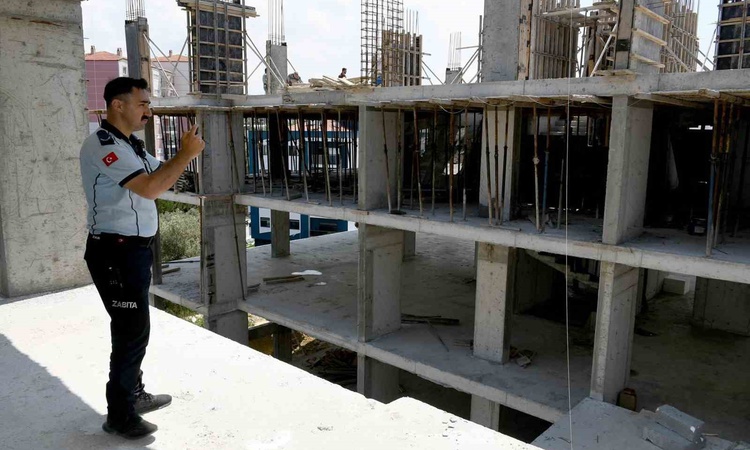 Gündemden Son Bilgiler: Kuşadası'nda inşaat yasağı denetiminde 4 milyon 45 bin 828 lira ceza kesildi | İşte Tü