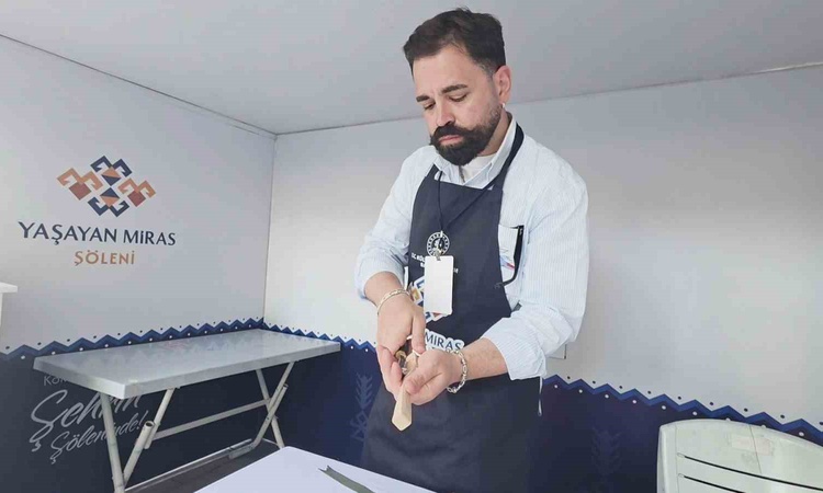 Gündemden Son Bilgiler: Kütahya'da ahşap kaşık sanatçısı Kandemir sanatını güncel formlarla yaşatıyor: Gelişme