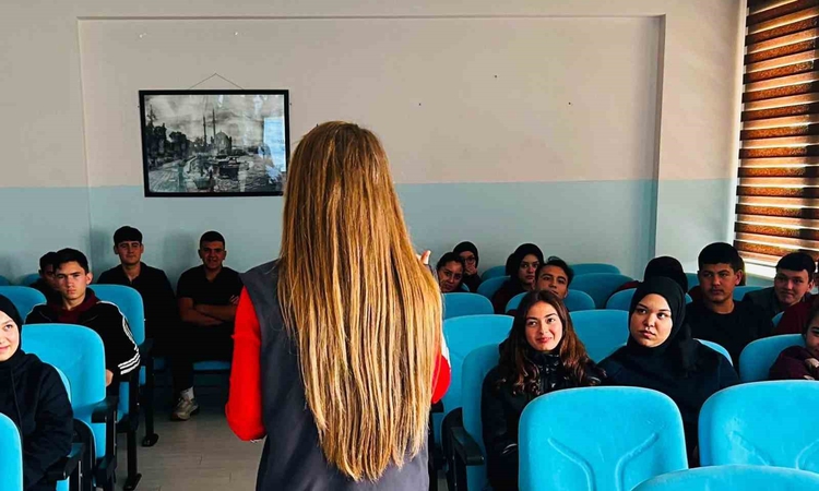 Gündemden Son Bilgiler: Kütahya’da lise öğrencilerine siber güvenlik eğitimi: Gelişmeler Takip Ediliyor
