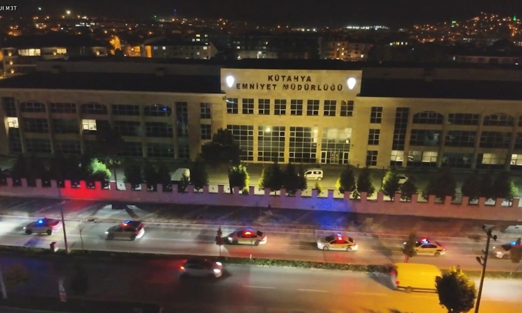 Gündemden Son Bilgiler: Kütahya'da yasa dışı bahis operasyonunda 79 gözaltından 62'si hakkında tutuklama karar