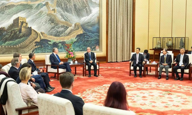 Gündemden Son Bilgiler: Li Hongzhong, Bernd Lange başkanlığındaki Avrupa Parlamentosu heyetiyle görüştü