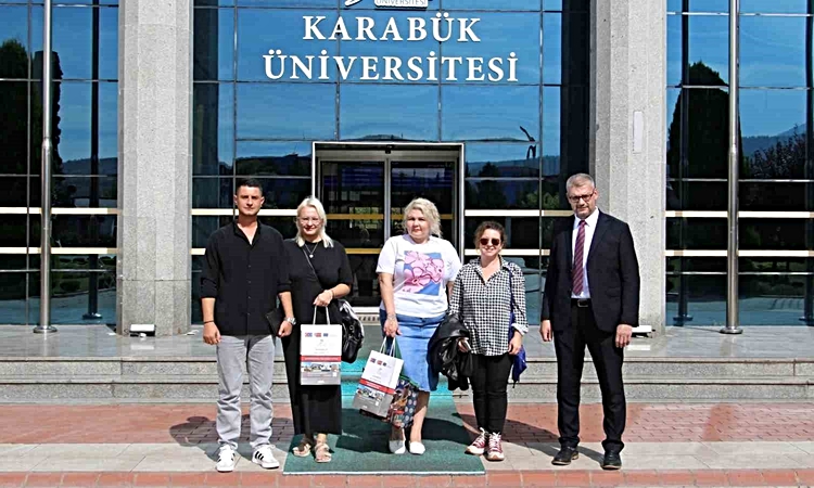 Gündemden Son Bilgiler: Litvanyalı akademisyenler KBÜ'de ders verip akademik iş birliği görüşmeleri yaptı - So