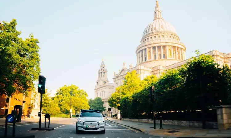 Gündemden Son Bilgiler: Londra'da sürücüsüz taksiler için düzenleyici engeller gecikmeye yol açıyor