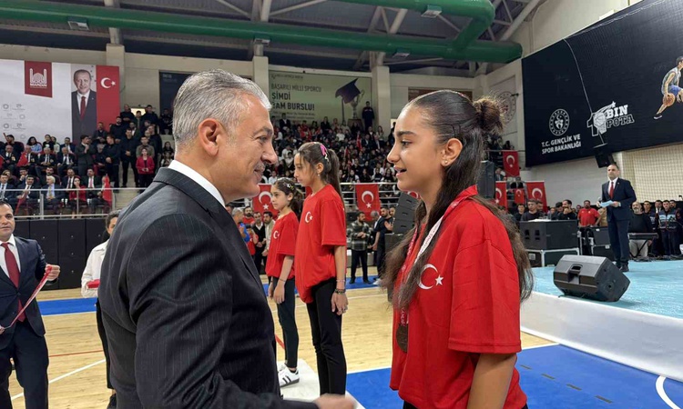 Gündemden Son Bilgiler: Mardin’de 29 Ekim Cumhuriyet Bayramı kutlandı - Son Dakika Bilgileri