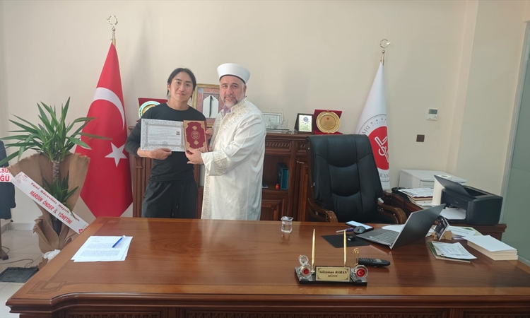 Gündemden Son Bilgiler: Mardin'e gezmeye gelen Güney Koreli turist Müslüman oldu - Son Dakika Bilgileri