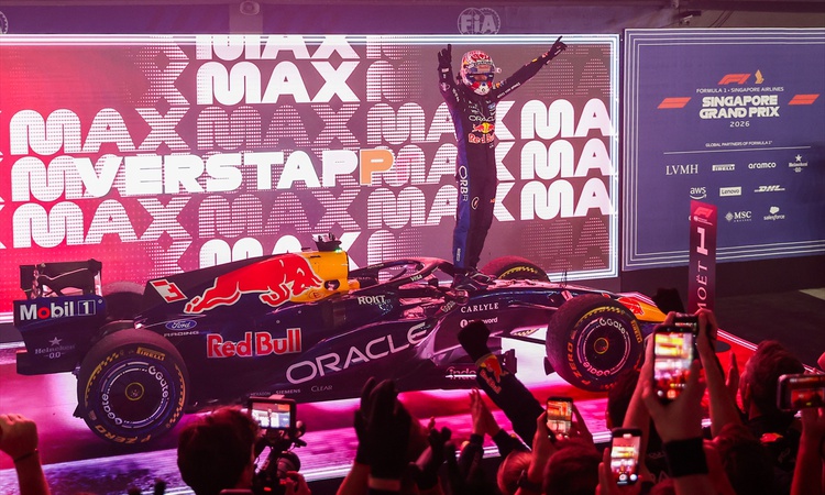 Gündemden Son Bilgiler: Max Verstappen, Singapur GP'de sezonun ikinci zaferini alarak 73. galibiyetine ulaştı:
