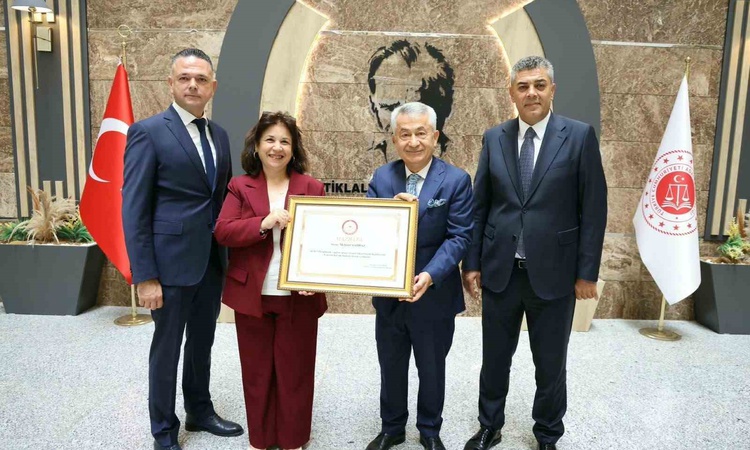 Gündemden Son Bilgiler: Mehmet Şahbaz, ATO başkanlığı görevine mazbatasını alarak resmen start aldı: Gelişmele