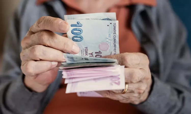 Gündemden Son Bilgiler: Memur ve emeklilerin 2027 zam oranı için ilk iki ay enflasyonu yüzde 3,66 | İşte Tüm A