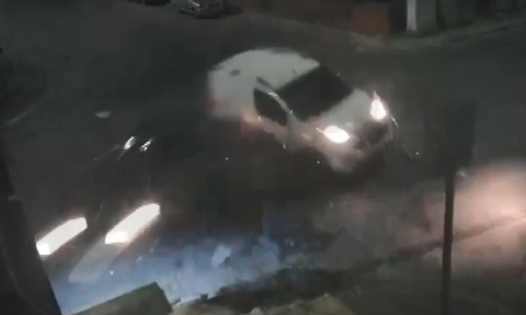 Gündemden Son Bilgiler: Mersin Tarsus'ta otomobil ile hafif ticari araç çarpıştı, 2 kişi yaralandı