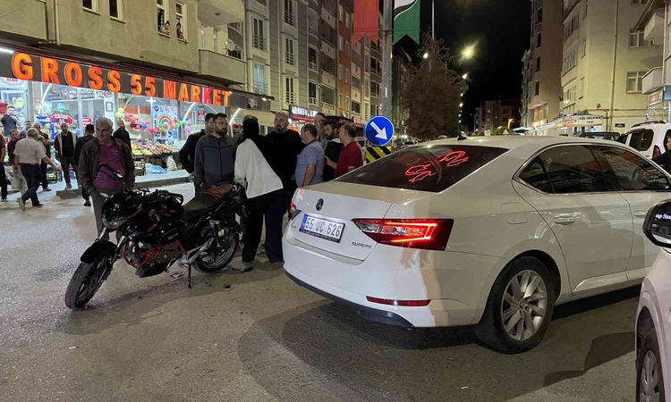 Gündemden Son Bilgiler: Motosiklet otomobille çarpıştı: 1 yaralı: Gelişmeler Takip Ediliyor