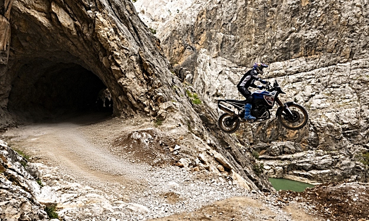 Gündemden Son Bilgiler: Motosiklet tutkunlarının iki ekstrem rotası: Karanlık Kanyon ve D915: Gelişmeler Takip