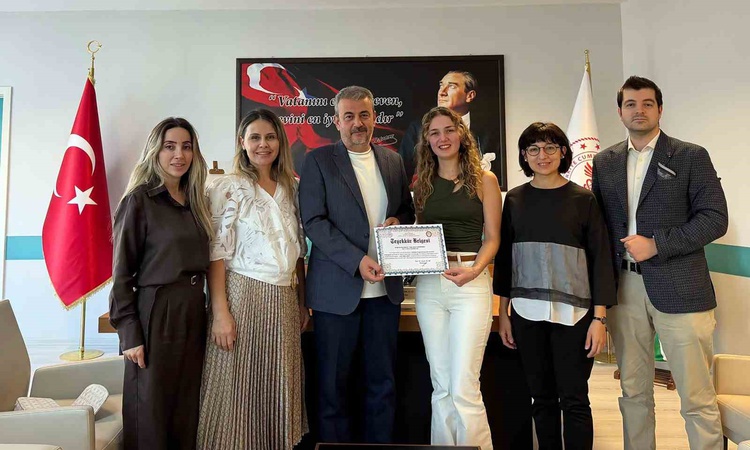 Gündemden Son Bilgiler: MSKÜ'lü Dr. Çelikkıran, dermatoloji sempozyumunda birincilik ödülü kazandı: Gelişmeler