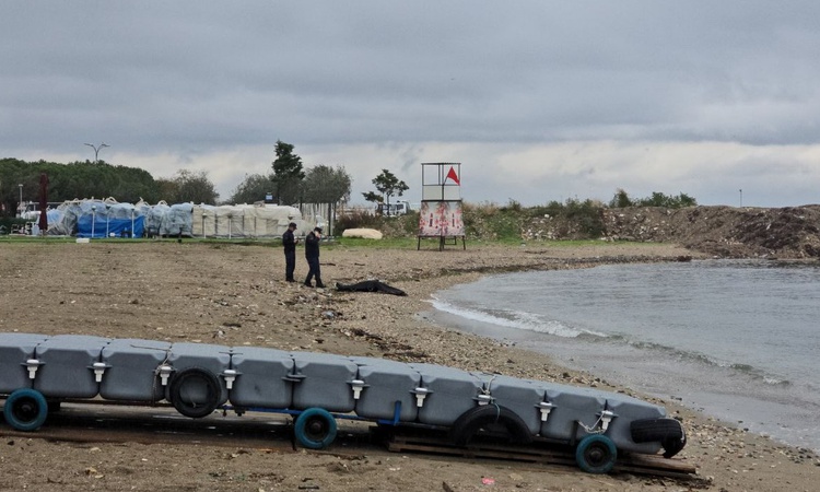 Gündemden Son Bilgiler: Mudanya'da sahilde 55-60 yaşlarında olduğu değerlendirilen erkek ölü bulundu