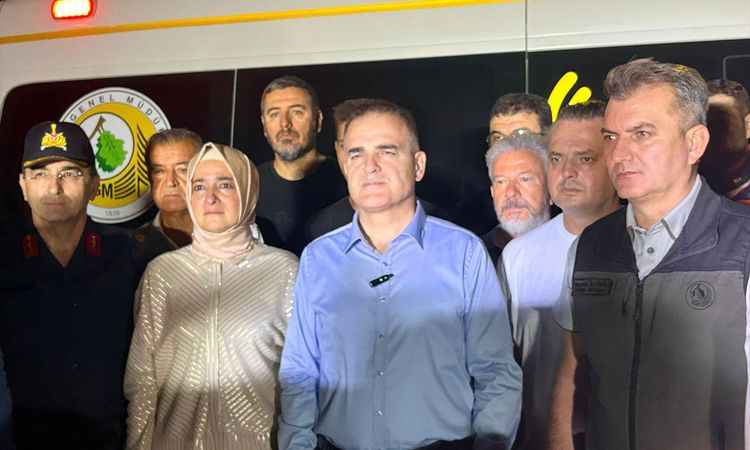 Gündemden Son Bilgiler: Muğla'da 10 Orman Yangını Kontrol Altına Alındı: Gelişmeler Takip Ediliyor