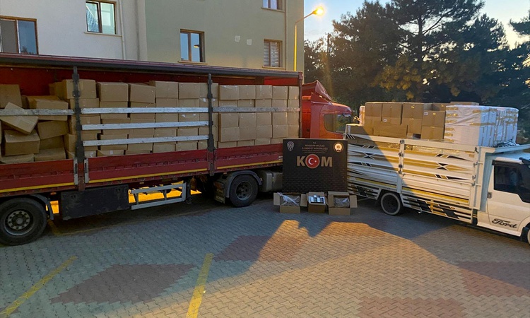 Gündemden Son Bilgiler: Nevşehir'de araçlarda 12 ton 150 kilo kaçak tütün ve 1 milyon 405 bin makaron bulundu