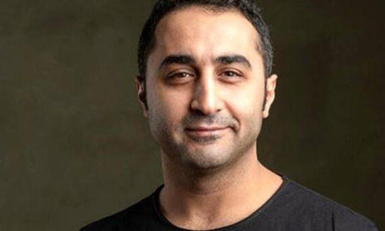 Gündemden Son Bilgiler: Onur Buldu kimdir? Bir yıl Sarp Apak'ın evinde kalan oyuncu kaç yaşında? ve Merak Edil