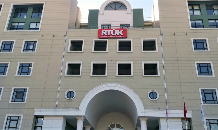 Gündemden Son Bilgiler: RTÜK, Turgutlu'daki okul olayında şiddet içeriklerinin paylaşımına karşı uyardı