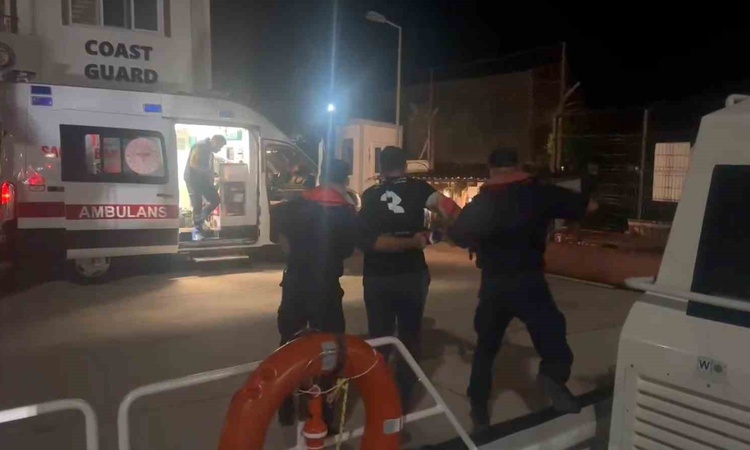 Gündemden Son Bilgiler: Sahil Güvenlik, Marmaris açıklarında yolcu gemisindeki yaralıyı tahliye etti