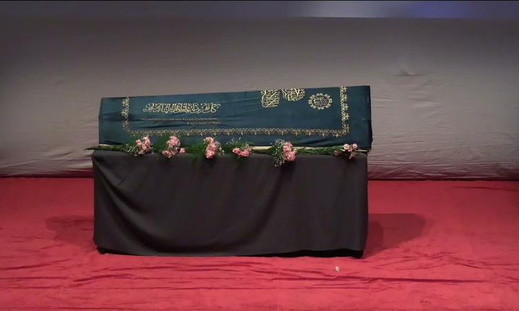 Gündemden Son Bilgiler: Sanatçı Soner Olgun, Harbiye Muhsin Ertuğrul Sahnesi'ndeki törenle anıldı ve Merak Edi