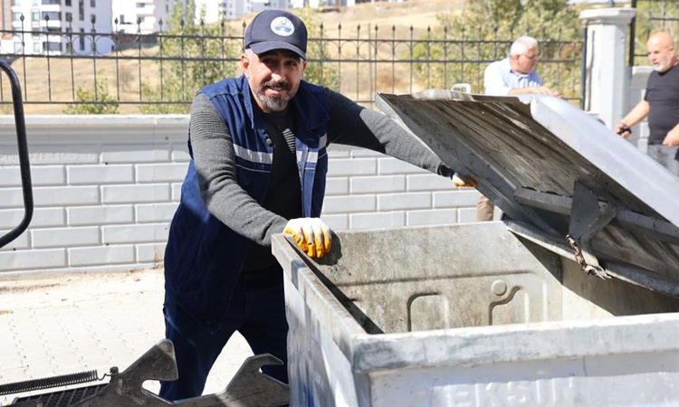 Gündemden Son Bilgiler: Bir şehri gururlandıran hareket! Herkes temizlik işçisini konuşuyor | İşte Tüm Ayrıntı