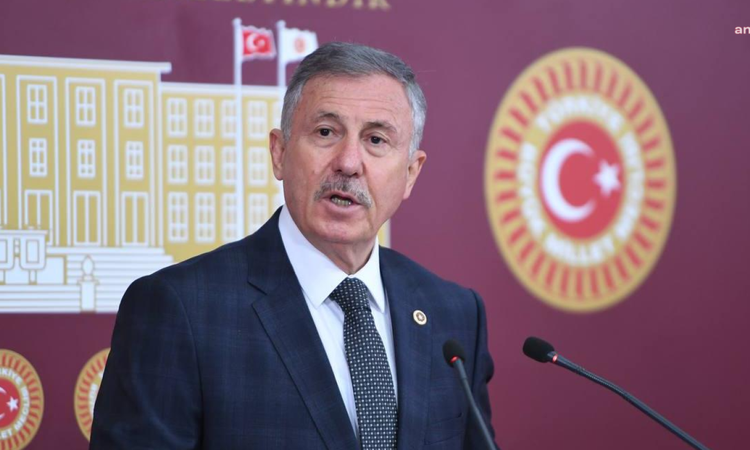 Gündemden Son Bilgiler: Selçuk Özdağ’dan 380 TL’lik su sorusu: “Havalimanlarında fiyat denetimi yapılıyor mu?”