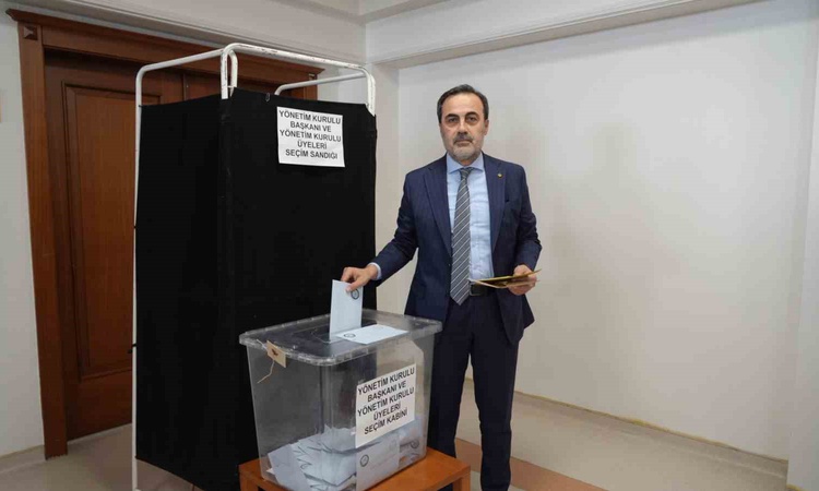 Gündemden Son Bilgiler: Selçuk Öztürk, Konya Ticaret Odası Başkanlığına oy birliğiyle yeniden seçildi