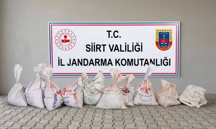 Gündemden Son Bilgiler: Siirt'te fıstık hırsızlığı yapan 3 şüpheli 300 kilogramla suçüstü yakalandı ve Merak E