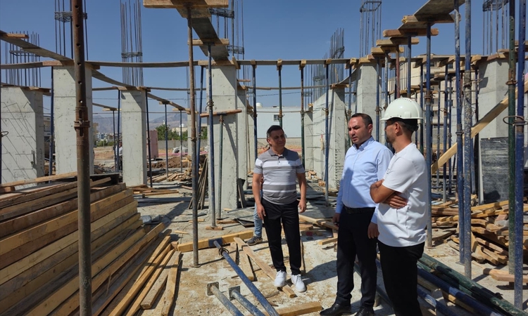 Gündemden Son Bilgiler: Silopi Kaymakamı Partal, 16 derslikli okul inşaatlarını inceledi ve Merak Edilenler