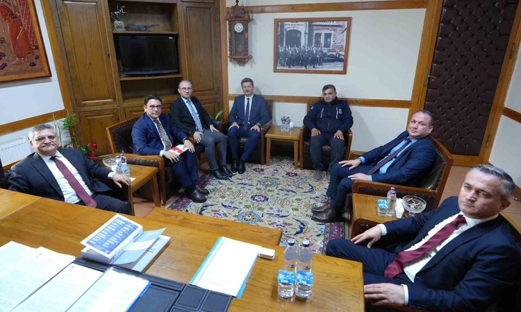 Gündemden Son Bilgiler: Sinop Valisi Özarslan, hükümlülerin topluma kazandırılması projesini değerlendirdi - S