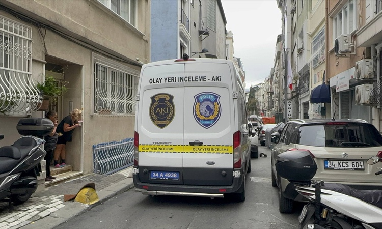 Gündemden Son Bilgiler: Şişli'de 7 katlı binanın en üst katından düşen Kazakistanlı kadın yaşamını yitirdi: Ge