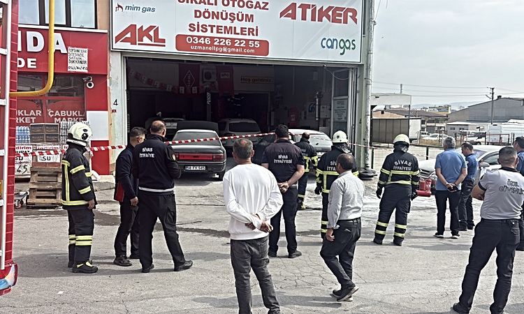Gündemden Son Bilgiler: Sivas'ta LPG dönüşüm servisinde tank değişimi sırasında patlama çıktı, 5 kişi yaraland