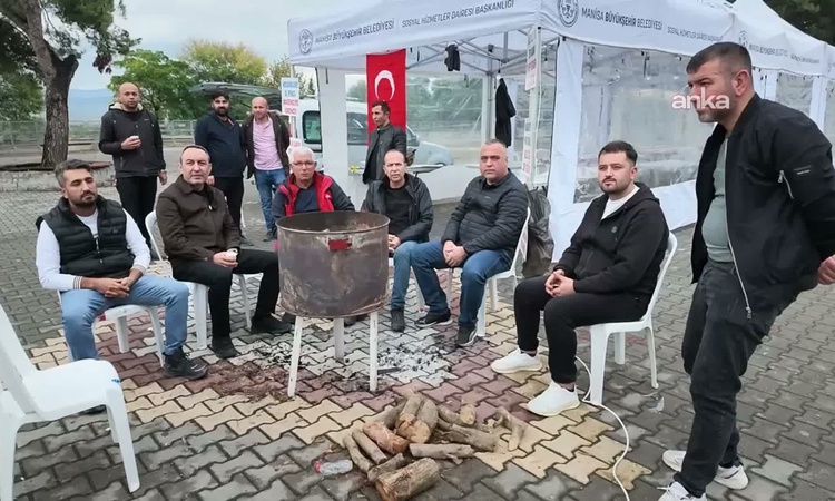 Gündemden Son Bilgiler: Soma'da İmbat işçileri eylemin üçüncü gününde Cumhuriyet Bayramı'nı kutladı