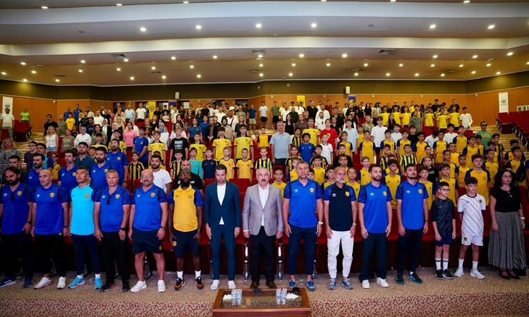Gündemden Son Bilgiler: "Sporcu Gelişim ve Sağlık Eğitim Semineri" düzenlendi: Gelişmeler Takip Ediliyor