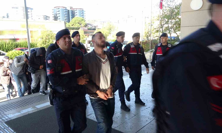Gündemden Son Bilgiler: Trabzon merkezli yasa dışı bahis operasyonunda 22 şüpheli adliyeye sevk edildi - Son D