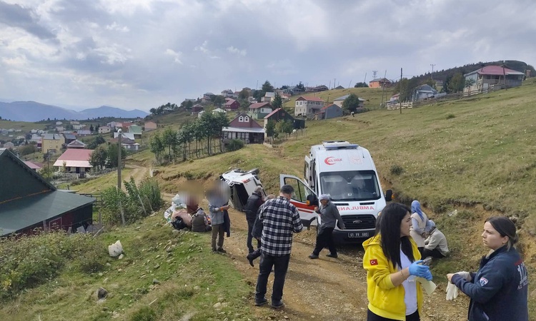 Gündemden Son Bilgiler: Trabzon Sis Dağı'nda kamyonet uçuruma yuvarlandı, 1'i ağır 4 kişi yaralandı - Son Daki