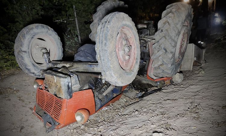 Gündemden Son Bilgiler: Traktör Devrildi: 63 Yaşındaki Sürücü Yaralandı | İşte Tüm Ayrıntılar