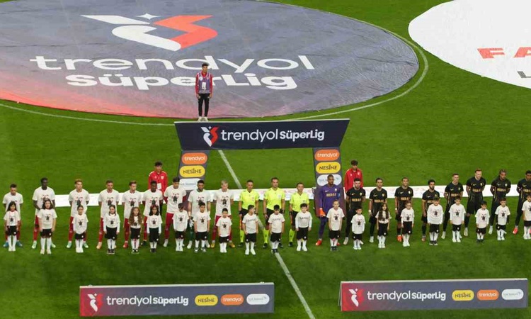 Gündemden Son Bilgiler: Trendyol Süper Lig: Samsunspor: 0 - Amed Sportif Faaliyetler: 0 (Maç devam ediyor)