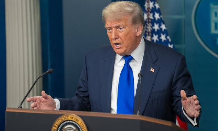 Gündemden Son Bilgiler: Trump, İran için kolay mı zor mu yol sorusuyla karar aşamasında olduğunu söyledi