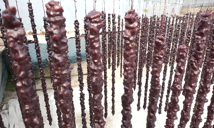 Gündemden Son Bilgiler: Tunceli'de orcik ve pestil üreticisi Seval Aksakal, 900 lira bizi kurtarmıyor dedi | İ