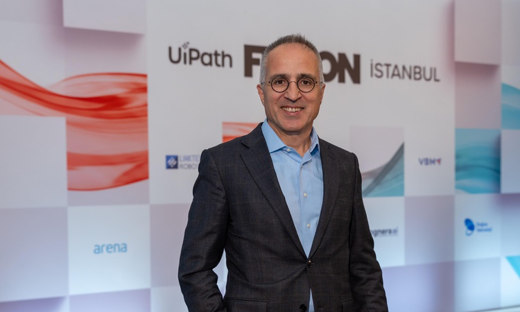 Gündemden Son Bilgiler: UiPath, yapay zekâ dönüşümünde çıtayı yükseltti: - Son Dakika Bilgileri