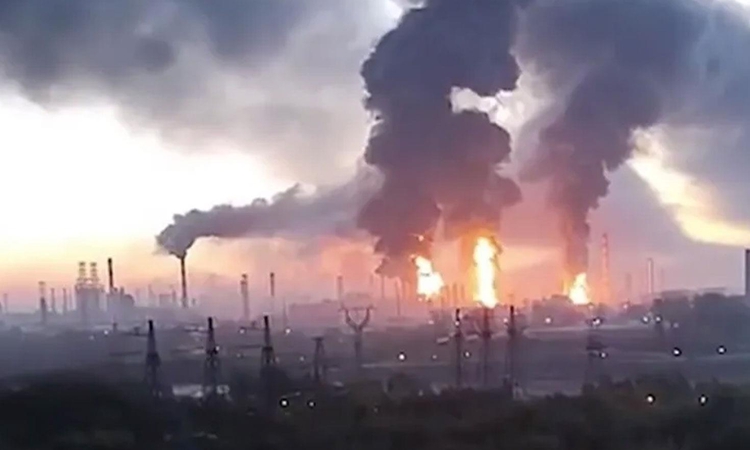 Gündemden Son Bilgiler: Ukrayna, Rusya’nın başkenti Moskova’daki petrol rafinerisini vurdu | İşte Tüm Ayrıntıl