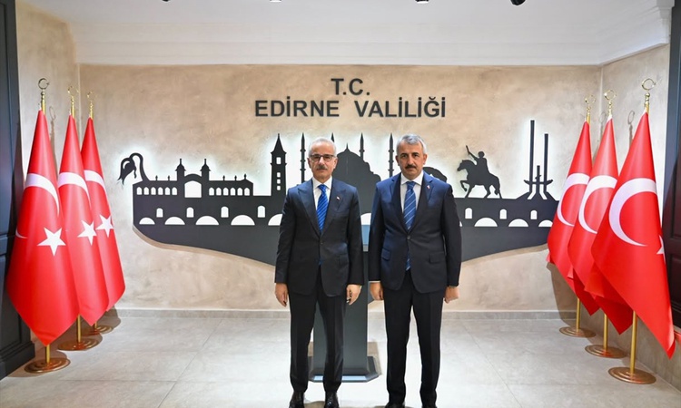 Gündemden Son Bilgiler: Ulaştırma Bakanı Uraloğlu, Edirne'de hızlı tren hattını Vali Sezer'le değerlendirdi ve